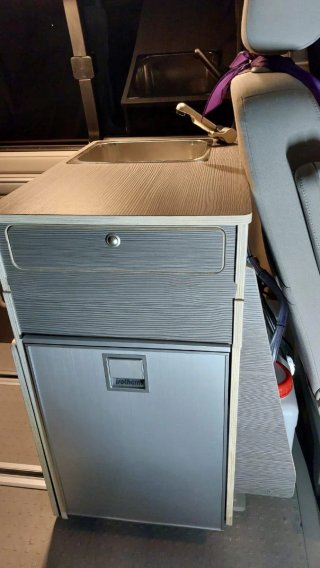 Mueble Fregadero y Nevera Camper