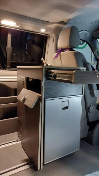 Mueble Fregadero y Nevera Camper