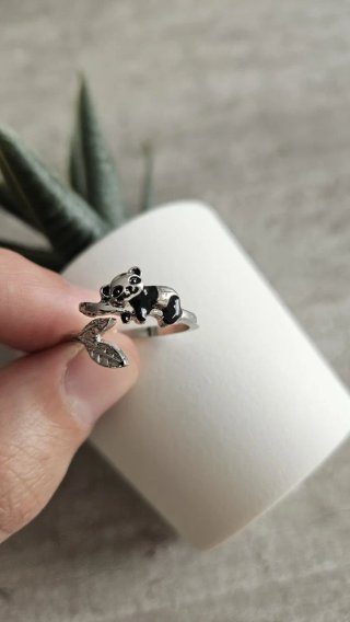 Anello regolabile panda su ramo