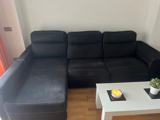 Sofá Chaise Longue Negro muy amplio. URGE VENTA
