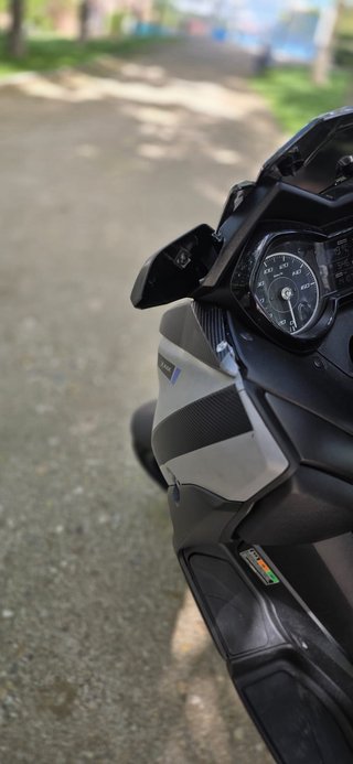 Yamaha XMAX 125 - Maxi Scooter Automática