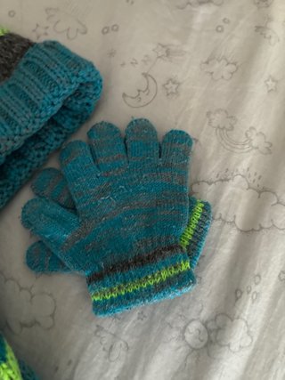 Set sciarpa, collo e guanti per bambini