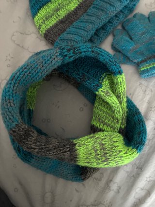 Set sciarpa, collo e guanti per bambini
