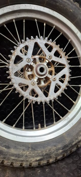 Rueda trasera 18" tubeless Beta Rev