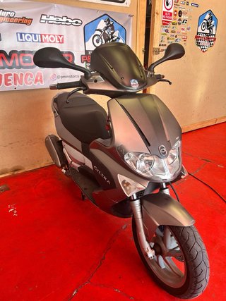 Gilera 125 Scooter Gris/Plata