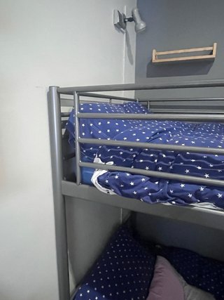 Litera con cama extra de Ikea URGE VENDER.