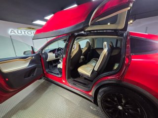 Tesla Model X 2019