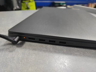 Ordenador Lenovo V15 IGL Negro