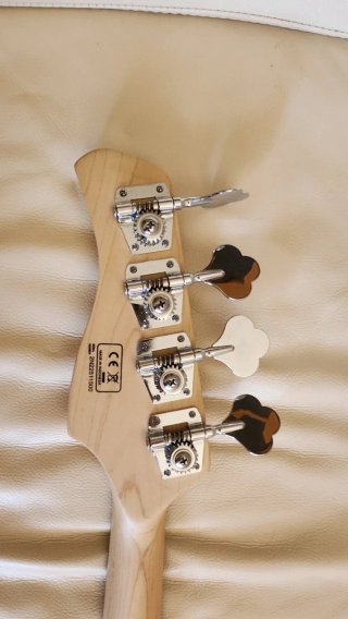 Bajo Marcus Miller V3 2Gen Sire AWH.