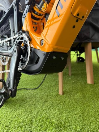PROTECTOR MONDRAKER LEVEL AÑO 25/26 MOTOR BOSCH