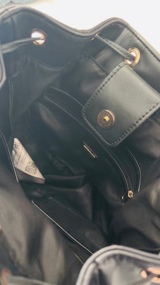 Mochila Guess Negra