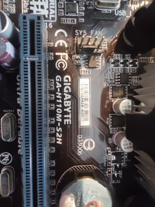 Gigabyte GA-H110M-S2H + Intel i3-6300