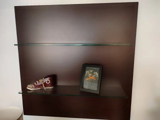 Conjunto Salón: Vitrina, Mesa, Sillas y estante