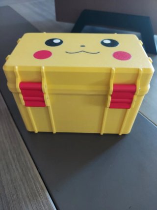 Caixa Pikachu para cartas