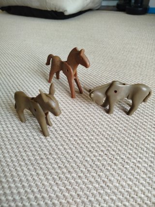 Animales Playmobil (Vacas , mulas y caballo.