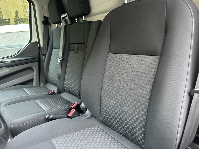 Ford Transit Custom 2023, foto 9
