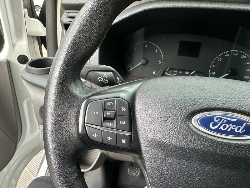 Ford Transit Custom 2023, foto 11