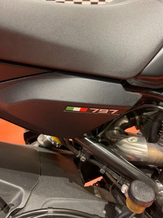 Ducati Monster 797 Negra + Termignoni