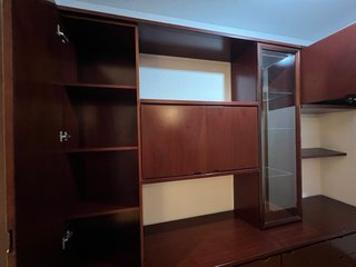 Mueble Sapelly con Vitrina