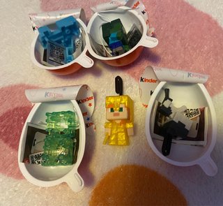 Kinder Joy Minecraft Figuras Coleccionables (LEER)