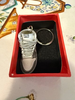 Portachiavi scarpa Nike con scatola