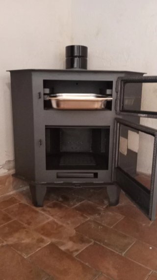 Estufa de leña con horno