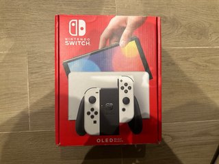 Nintendo Switch OLED + Zelda Tears of Kingdom