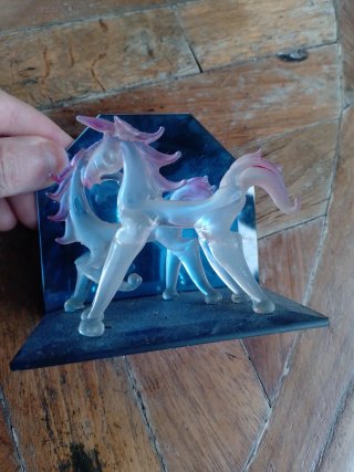 Caballos de cristal decorativos