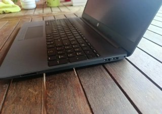 Portátil HP 255 G9 Ryzen 3 5425U Gris Oscuro