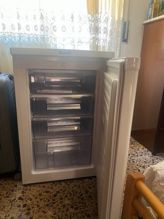 Congelador vertical Kunft 4 cajones