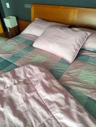 Juego Edredón Reversible + 3 Almohadas