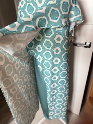 Conjunto evento “teal” y blanco
