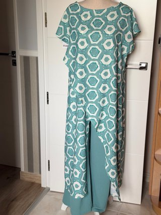 Conjunto evento “teal” y blanco