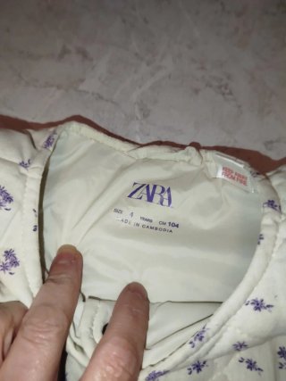 Chaleco Zara floral acolchado