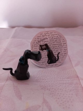Salvatore Swarovski Perro Negro