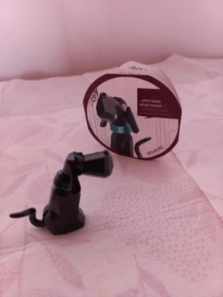Salvatore Swarovski Perro Negro
