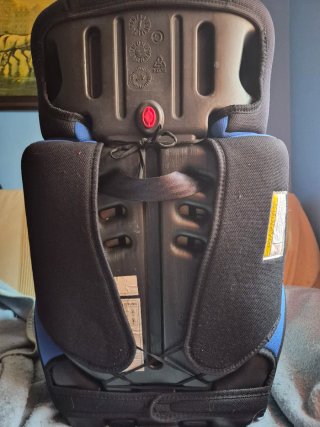 Silla de coche azul y negra