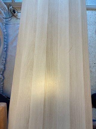 Mesa de madera y metal