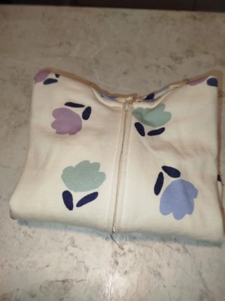 Chaqueta niña con estampado floral