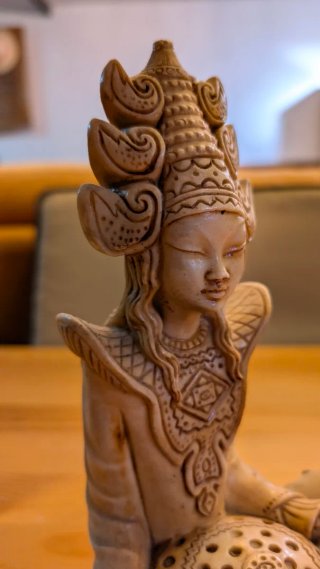Figura Diosa Meditación Loto Abundancia