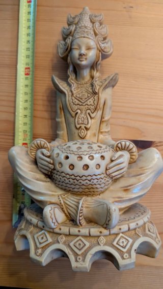 Figura Diosa Meditación Loto Abundancia