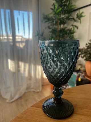 Juego de copas de cristal azul