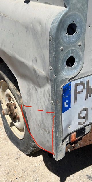 Esquinas traseras y corte Land Rover Santana