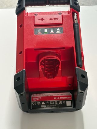 Altavoz Milwaukee m12