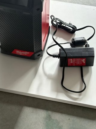 Altavoz Milwaukee m12
