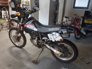 Suzuki DR 350