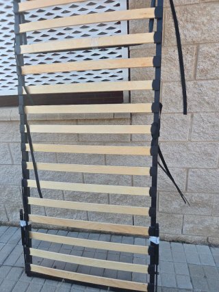 Somier de madera y metal con patas