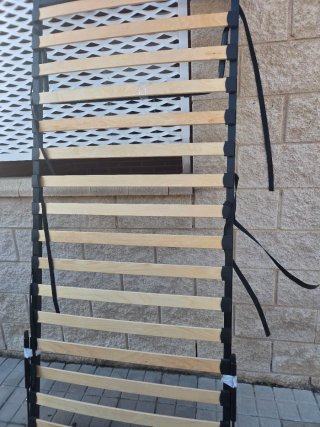Somier de madera y metal con patas