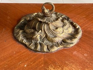 Mesa de centro mármol y metal dorado