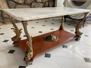 Mesa de centro mármol y metal dorado